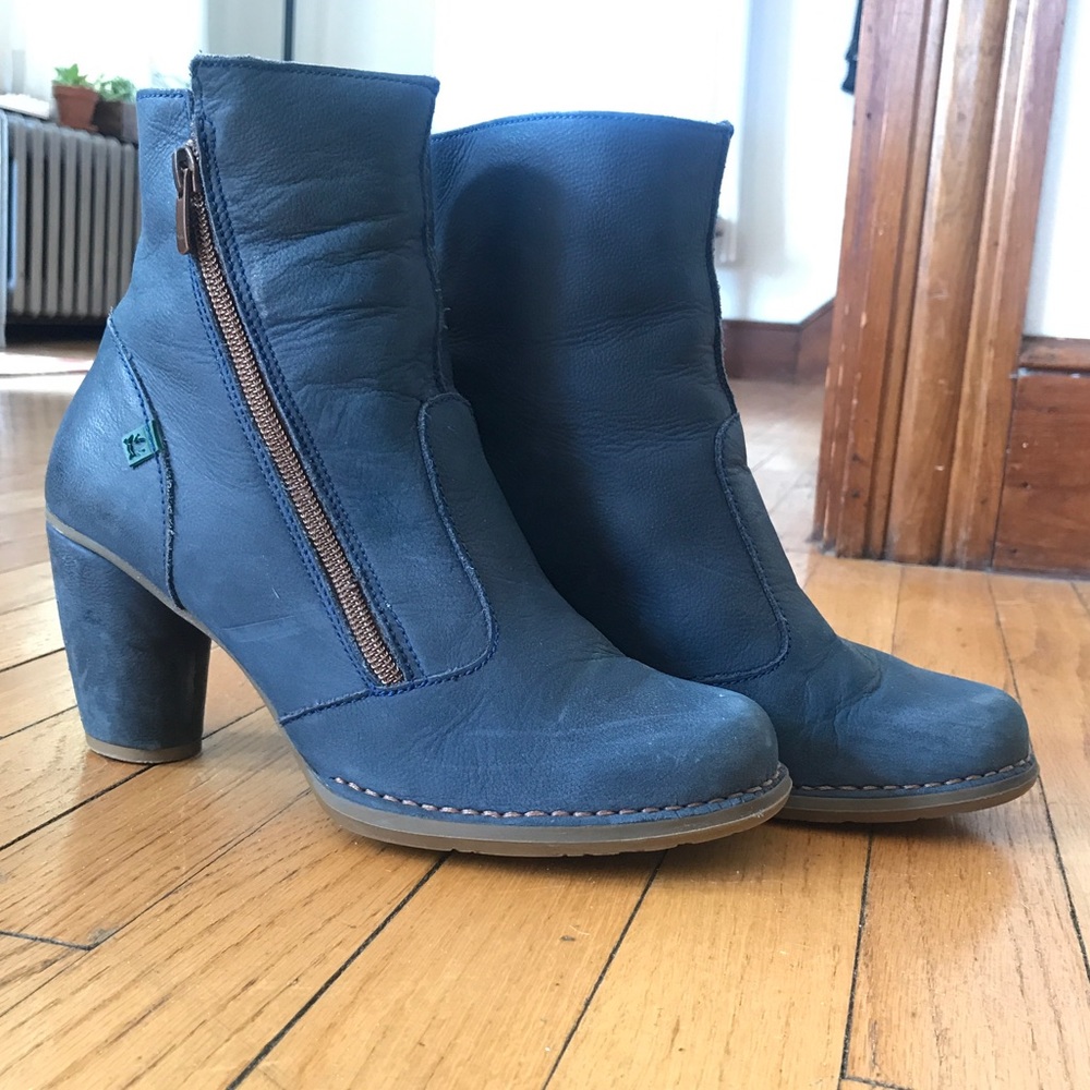 El Naturalista Navy Blue Ankle Boot